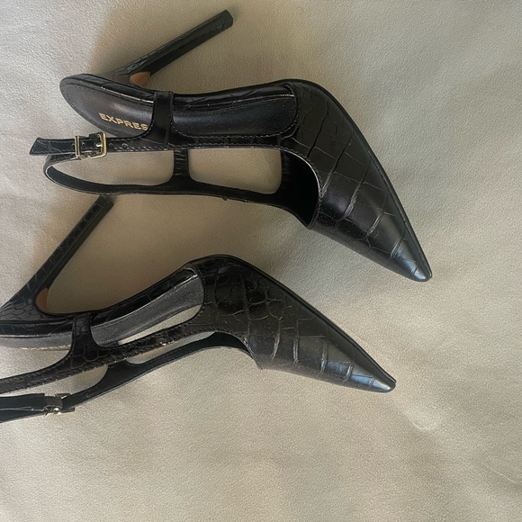 BLACK EXPRESS PEEP TOE HEELS - Picture 6 of 7